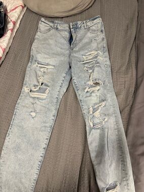 American Eagle Outfitters Light Blue Distressed Skinny Jeans